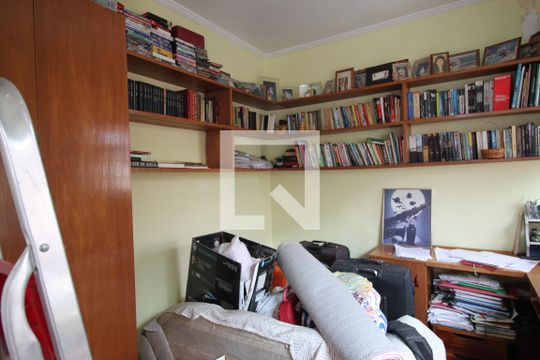 Escritório de casa para alugar com 3 quartos, 240m² em Vila Anhangüera, São Paulo