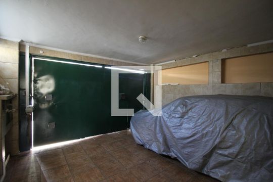 Garagem de casa para alugar com 3 quartos, 240m² em Vila Anhangüera, São Paulo