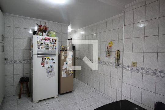 Cozinha de casa para alugar com 3 quartos, 240m² em Vila Anhangüera, São Paulo