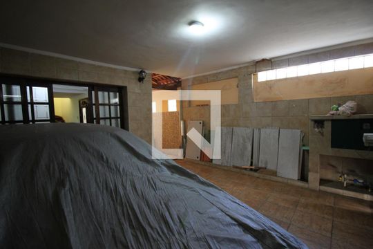 Garagem de casa para alugar com 3 quartos, 240m² em Vila Anhangüera, São Paulo