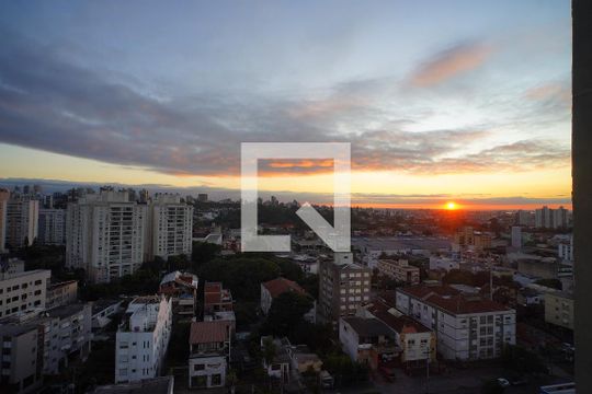 Sala - Vista de apartamento à venda com 4 quartos, 110m² em Passo D’areia, Porto Alegre