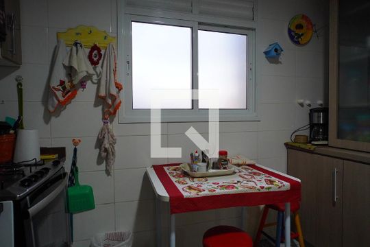 Cozinha de apartamento à venda com 4 quartos, 110m² em Passo D’areia, Porto Alegre