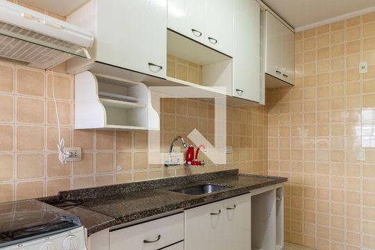 Cozinha de apartamento para alugar com 2 quartos, 74m² em Vila Galvão, Guarulhos