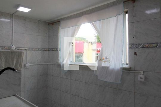 Cozinha de apartamento para alugar com 2 quartos, 30m² em Inhauma, Rio de Janeiro