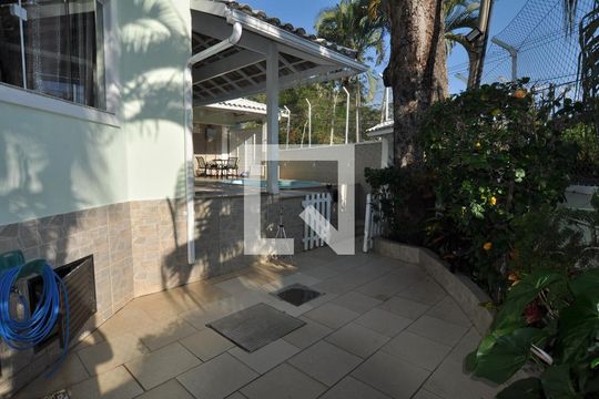 Quintal de casa de condomínio à venda com 3 quartos, 173m² em Jacarepaguá, Rio de Janeiro