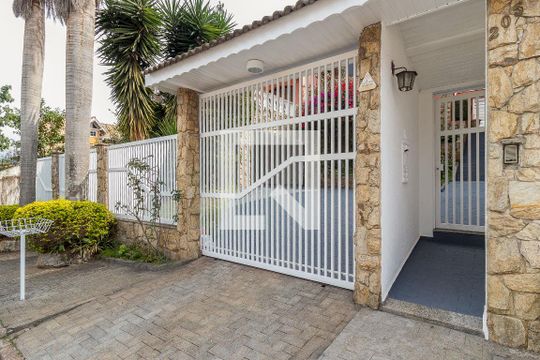 Fachada de casa à venda com 4 quartos, 280m² em Vila Bela I, Jundiaí
