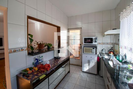 Cozinha  de casa para alugar com 2 quartos, 200m² em Cavalhada, Porto Alegre