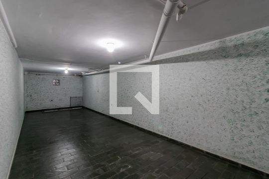 Garagem de casa à venda com 4 quartos, 210m² em Vila Moraes, São Paulo