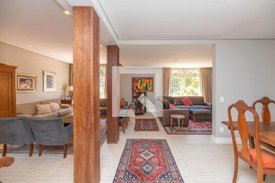 Detalhe Sala de casa à venda com 4 quartos, 350m² em Três Figueiras, Porto Alegre