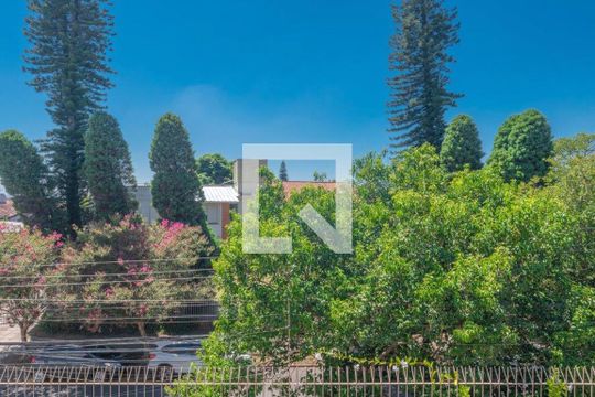 Vista da Suíte 1 de casa à venda com 4 quartos, 350m² em Três Figueiras, Porto Alegre