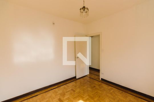 Casa à venda com 3 quartos, 200m² em Lapa de Baixo, São Paulo