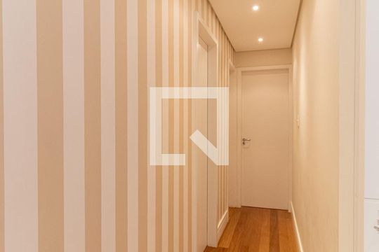 Corredor de apartamento à venda com 2 quartos, 50m² em Vila das Merces, São Paulo