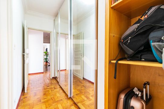 Corredor de apartamento à venda com 3 quartos, 90m² em Vila Clementino, São Paulo