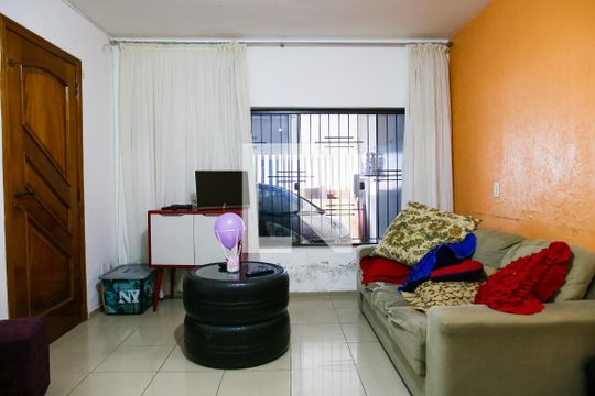 Sala de casa à venda com 6 quartos, 319m² em Vila São Pedro, Santo André