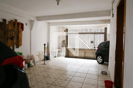 Garagem de casa à venda com 6 quartos, 319m² em Vila São Pedro, Santo André