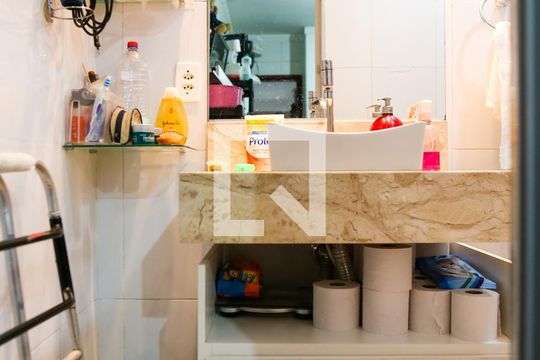 Banheiro da Suite 1 de casa à venda com 6 quartos, 319m² em Vila São Pedro, Santo André