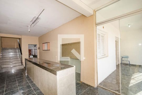 Garagem de casa para alugar com 7 quartos, 500m² em Caiçaras, Belo Horizonte