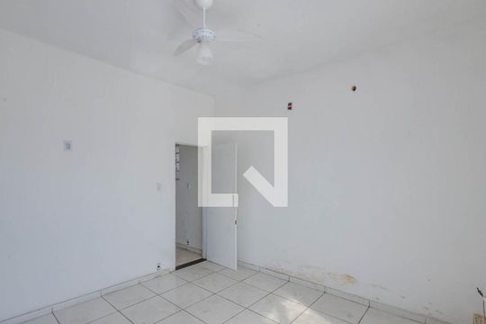 Quarto 1 de casa para alugar com 7 quartos, 500m² em Caiçaras, Belo Horizonte