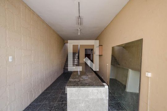 Garagem de casa para alugar com 7 quartos, 500m² em Caiçaras, Belo Horizonte