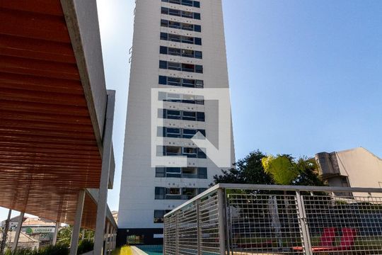 Fachada do Bloco de apartamento à venda com 2 quartos, 70m² em Carandiru, São Paulo