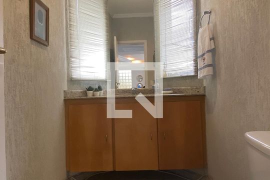 Lavabo de casa de condomínio à venda com 4 quartos, 420m² em Alphaville, Santana de Parnaíba