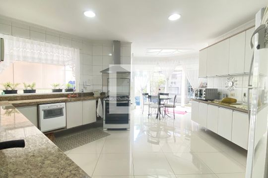 Cozinha de casa de condomínio à venda com 4 quartos, 420m² em Alphaville, Santana de Parnaíba