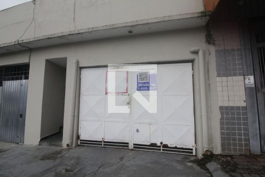 Fachada de casa à venda com 3 quartos, 316m² em Vila Sonia, São Paulo