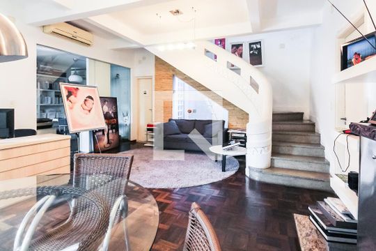 Sala 1 de casa à venda com 4 quartos, 536m² em Rio Branco, Porto Alegre