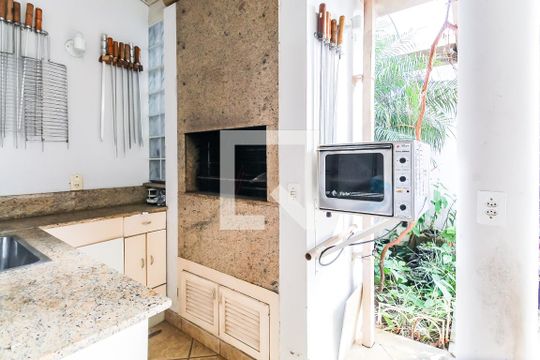 Churrasqueira de casa para alugar com 4 quartos, 536m² em Rio Branco, Porto Alegre