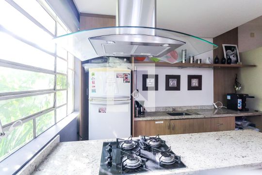 Cozinha de casa para alugar com 4 quartos, 536m² em Rio Branco, Porto Alegre