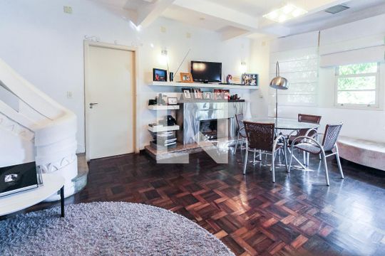 Sala 1 de casa à venda com 4 quartos, 536m² em Rio Branco, Porto Alegre