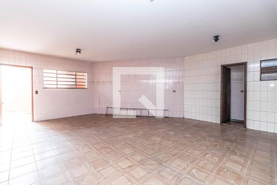 Casa à venda com 4 quartos, 243m² em Osvaldo Cruz, São Caetano do Sul