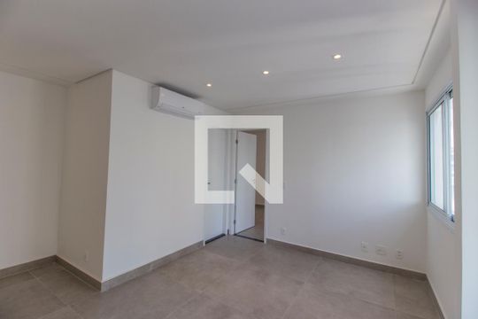Sala de TV de kitnet/studio à venda com 1 quarto, 49m² em Alphaville Empresarial, Barueri
