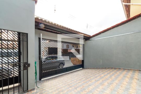 Garagem de casa à venda com 5 quartos, 370m² em Jardim Santa Barbara, Guarulhos