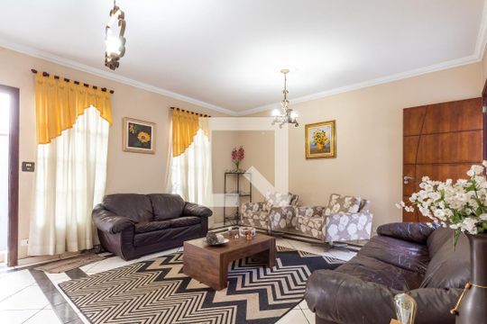 Sala de Estar de casa para alugar com 5 quartos, 370m² em Jardim Santa Barbara, Guarulhos