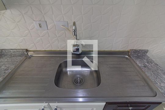 Cozinha de apartamento para alugar com 2 quartos, 55m² em Boa Vista, Curitiba