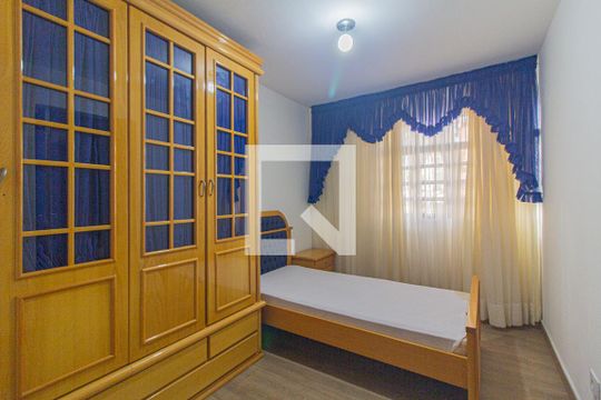 Quarto 2 de apartamento para alugar com 2 quartos, 55m² em Boa Vista, Curitiba