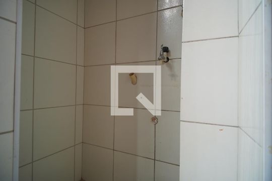 Cozinha e Área de Serviço de apartamento para alugar com 2 quartos, 60m² em São João, Porto Alegre