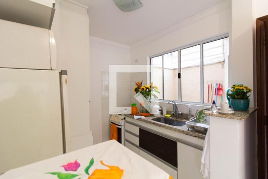 Cozinha de casa de condomínio para alugar com 2 quartos, 90m² em Jardim Europa, Sorocaba
