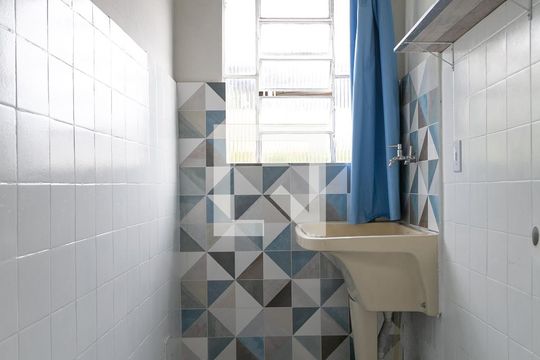 Área de Serviço de apartamento para alugar com 1 quarto, 50m² em Brasilândia, São Gonçalo
