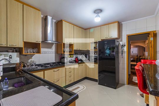 Cozinha de casa à venda com 3 quartos, 300m² em Vila Camilopolis, Santo André