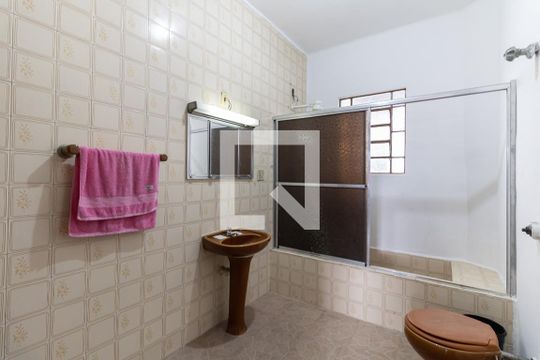 Banheiro de casa à venda com 3 quartos, 500m² em Bosque da Saúde, São Paulo