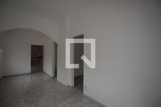 Sala de casa à venda com 3 quartos, 100m² em Irajá, Rio de Janeiro