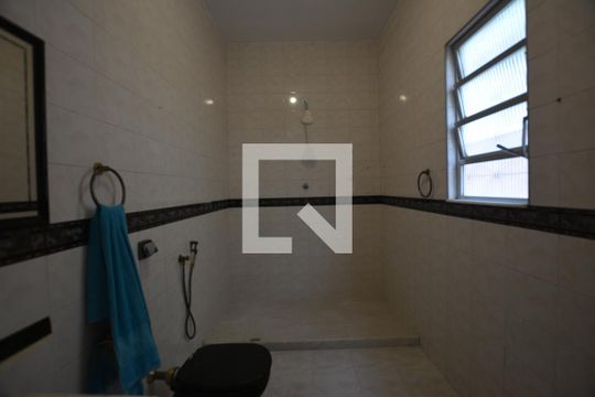 Banheiro Social de casa à venda com 3 quartos, 100m² em Irajá, Rio de Janeiro