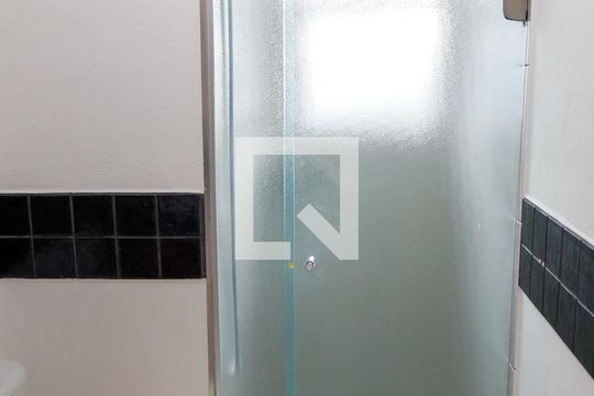 Banheiro de apartamento à venda com 2 quartos, 46m² em Conceição, Osasco