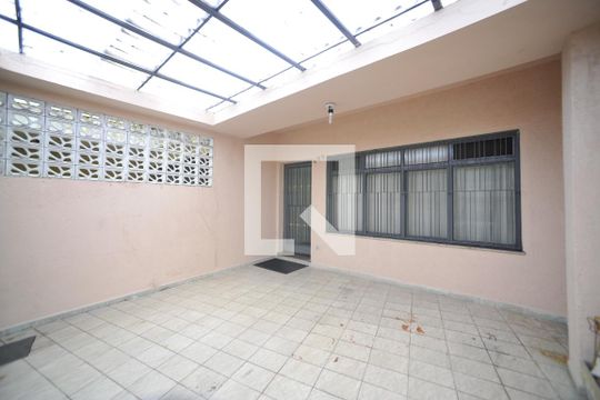 Garagem de casa à venda com 3 quartos, 200m² em Tatuapé, São Paulo