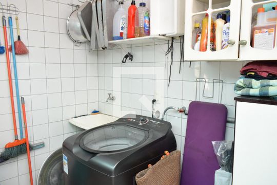 Casa à venda com 2 quartos, 174m² em Jardim Pacaembu, Jundiaí