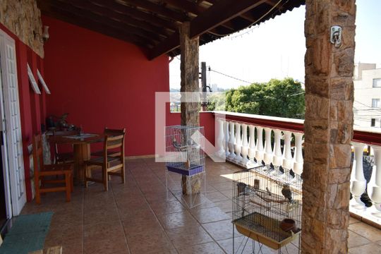 Casa à venda com 2 quartos, 174m² em Jardim Pacaembu, Jundiaí