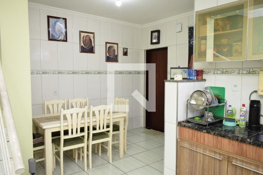 Casa à venda com 2 quartos, 174m² em Jardim Pacaembu, Jundiaí