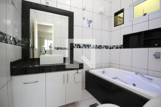 Banheiro da Suíte de apartamento para alugar com 3 quartos, 141m² em Área de Desenvolvimento Econômico (águas Claras), Brasília